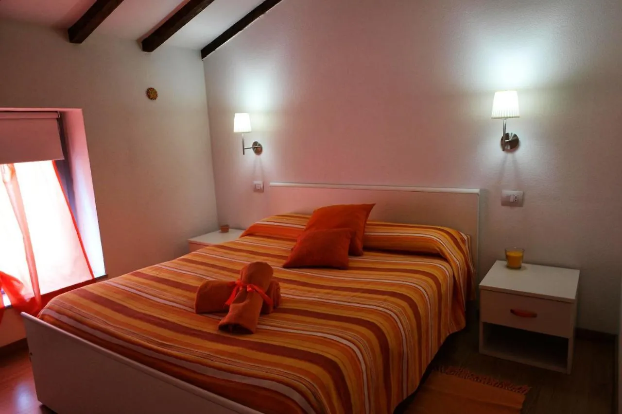 I Colori Di Mag Bed & Breakfast La Spezia 0*,  Italy